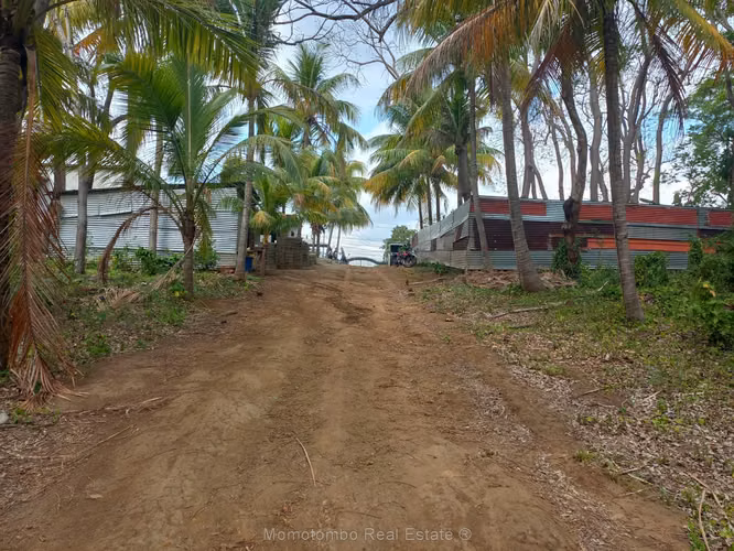 Land for sale on Carretera Sur