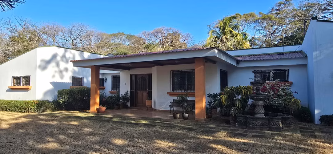House for sale on Carretera Sur