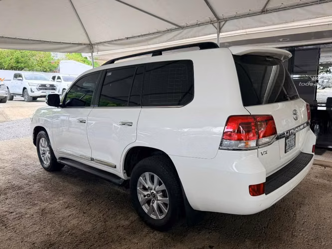 Toyota Land Cruiser año 2020 - Imagen 2