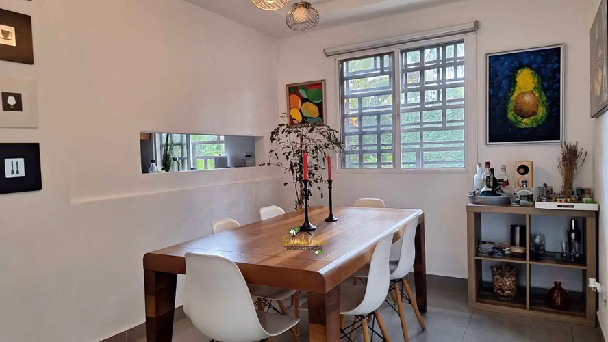 KW - Venta, casa de 2 plantas en Santo Domingo