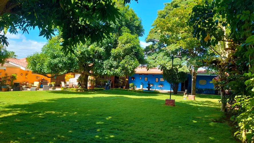 KW -  Venta, casa amplia en Estancia de Santo Domingo