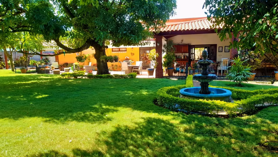 KW -  Venta, casa amplia en Estancia de Santo Domingo