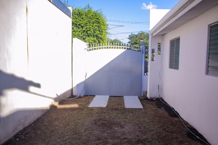 Casa Esquinera Con Terreno Adicional en Praderas de Sandino - Imagen 13