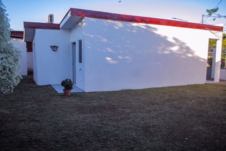 Casa Esquinera Con Terreno Adicional en Praderas de Sandino - Imagen 6
