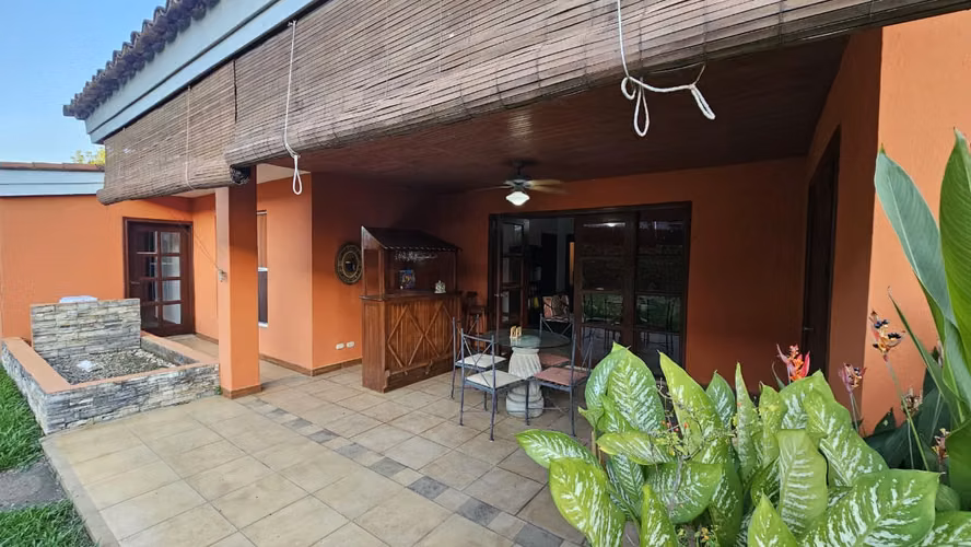 ZC- VENDO PROPIEDAD EN LOS ALMENDROS - Imagen 11