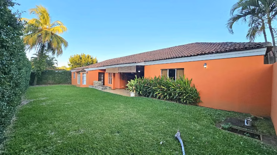 ZC- VENDO PROPIEDAD EN LOS ALMENDROS