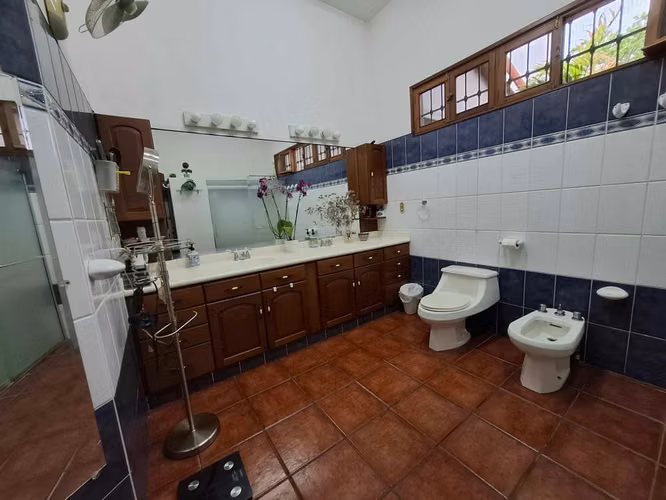 Vendo hermosa casa en Carretera Sur. LR