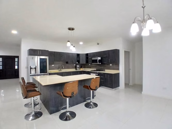Vendo Hermosa propiedad en Lomas de Monte Verde. LR