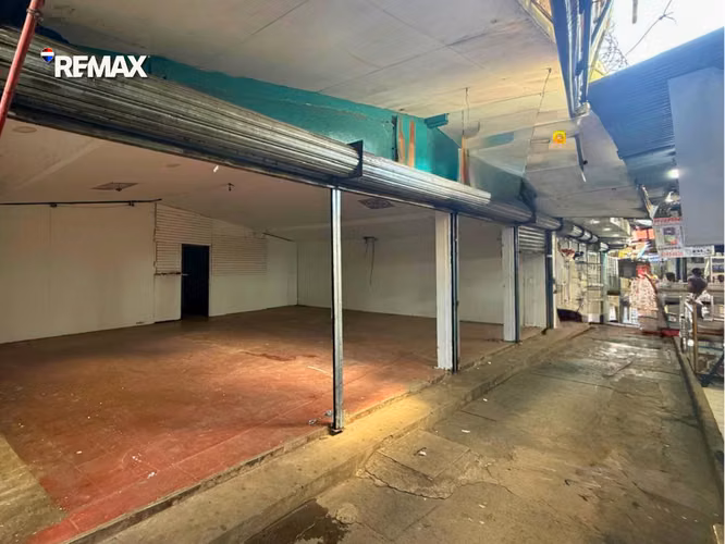 Módulo con Bodega en Mercado Oriental