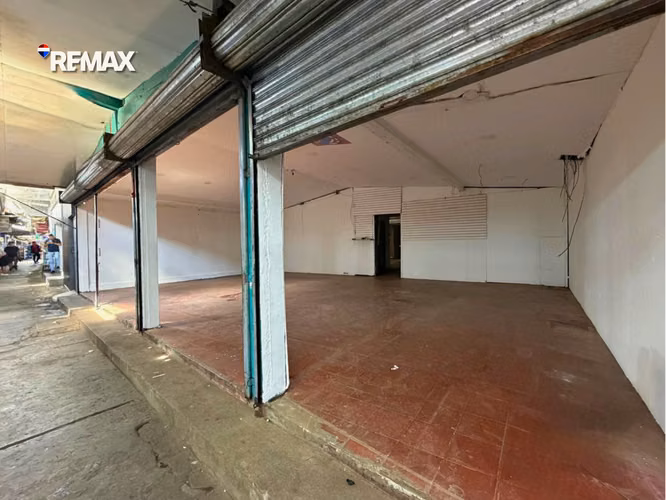 Módulo con Bodega en Mercado Oriental