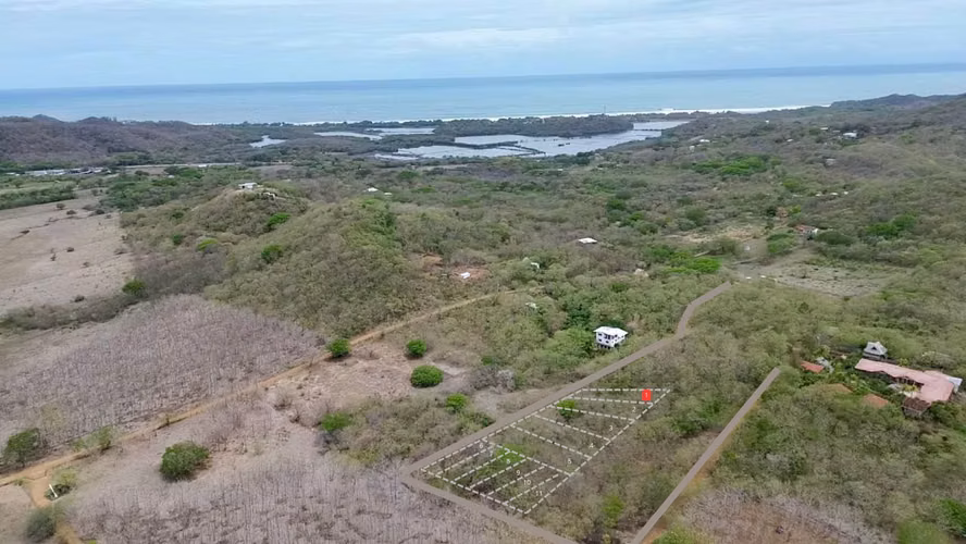Lotes desde US$7,500 cerca de Guasacate con Financiamiento