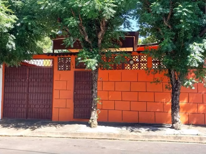  Hermosa casa residencial en zona de alta plusvalía | En Los Arcos