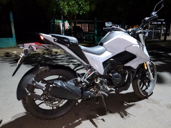 AKT CS5 250 CC 2021 | 11,800 KM | Único Dueño | US$1,400 Negociables - Imagen 2