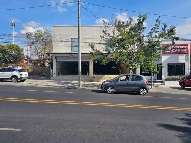 Se Renta - Módulo Comercial - Calle Principal de Bello Horizonte