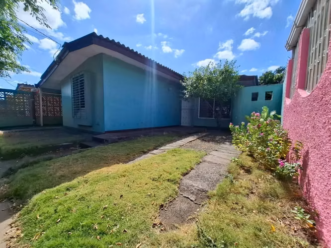 En venta Casa Reparto Valle Dorado, contiguo a Las Brisas. - Imagen 6