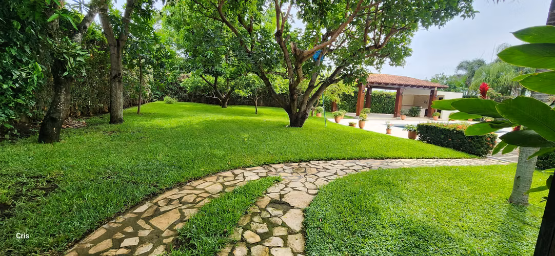 Elegante casa con acabados finos /
