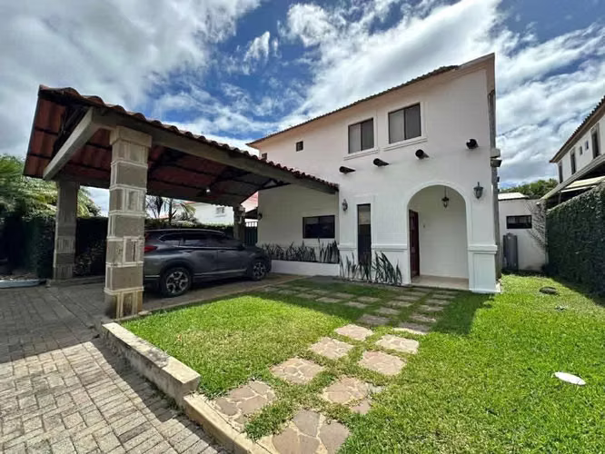 Exclusividad y Confort en La Estancia de Santo Domingo