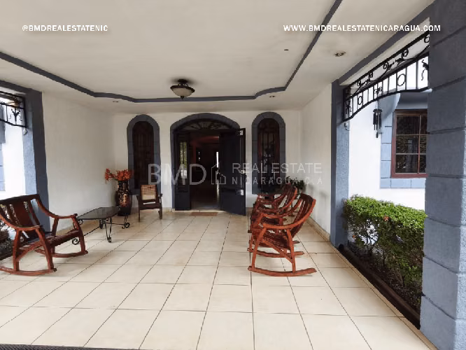 Se vende hermosa y amplia casa ubicada en el Km. 14 de Carretera a Masaya NG