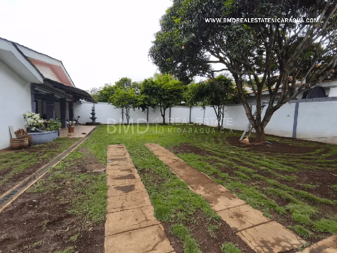 Se vende hermosa y amplia casa ubicada en el Km. 14 de Carretera a Masaya NG