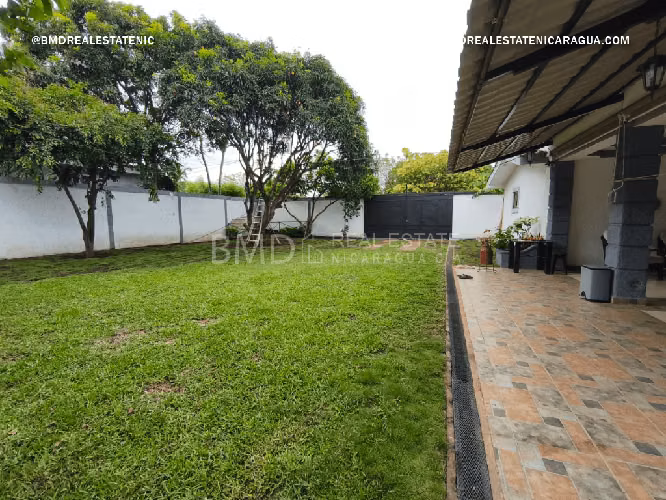 Se vende hermosa y amplia casa ubicada en el Km. 14 de Carretera a Masaya NG