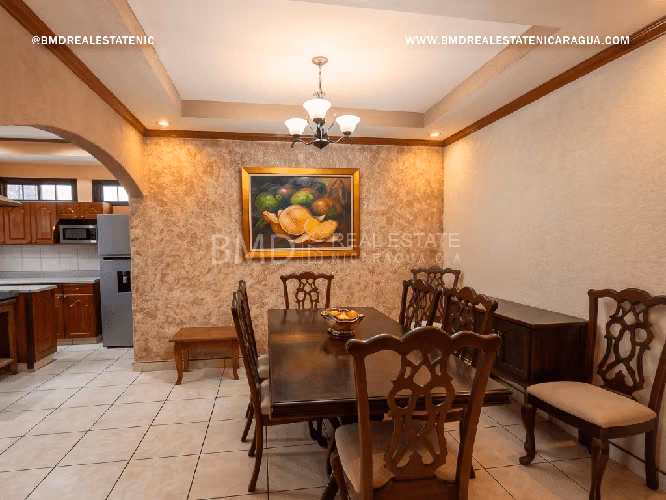 Se vende hermosa y amplia casa ubicada en el Km. 14 de Carretera a Masaya NG