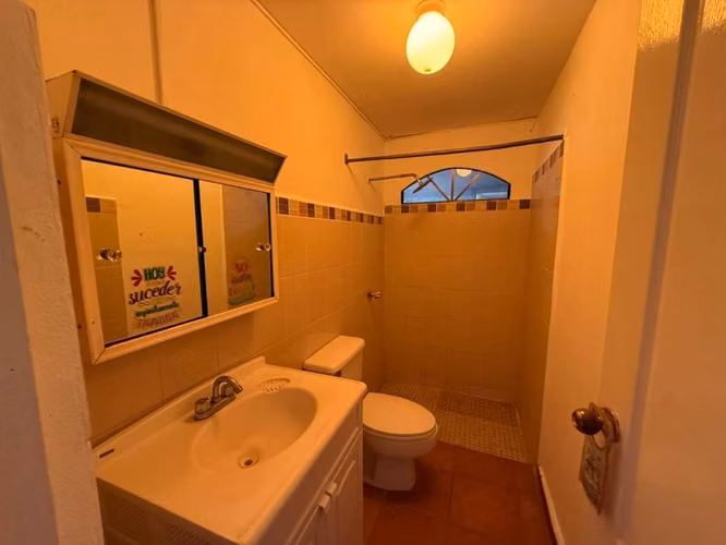 Se vende Casa en Las Brisas!! - Imagen 3