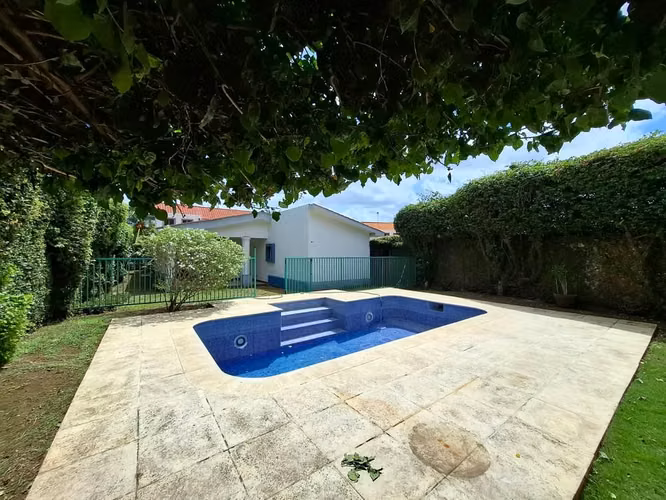 FP: **Casa con Piscina en Venta – Las Colinas**  - Imagen 8