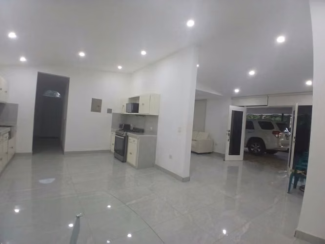 FP: **¡Moderna Casa en Venta en Lomas del Valle, Managua!**  - Imagen 5