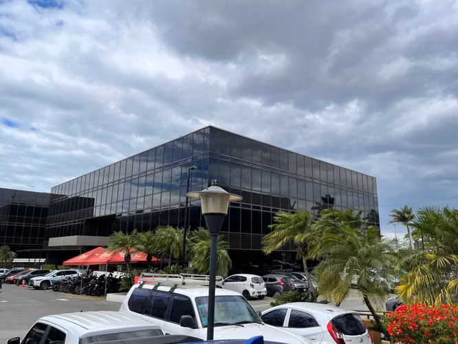 KC-Oficina corporativa en venta en una de las zonas más estratégicas de Managua