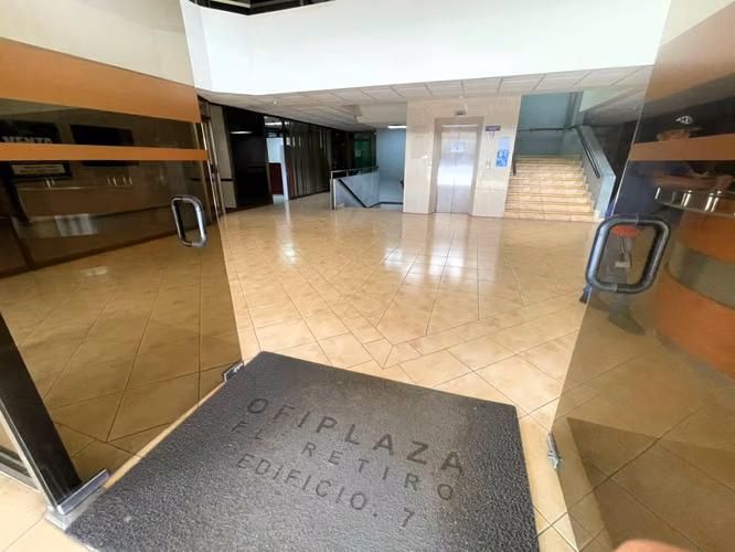 KC-Oficina corporativa en venta en una de las zonas más estratégicas de Managua - Imagen 5