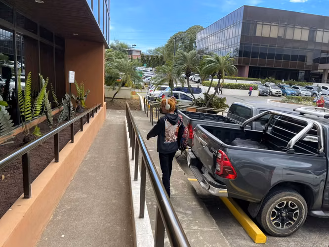 KC-Oficina corporativa en venta en una de las zonas más estratégicas de Managua - Imagen 13
