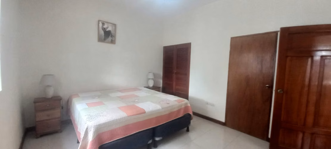 MN¡Oportunidad de Inversión! Apartamento de Lujo Amueblado en Brisas del Lago, Granada
