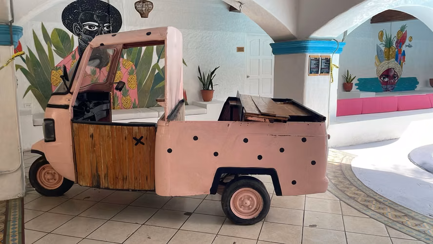 Moto Tuk Tuk Decorativa para Jardín, Bar o Eventos