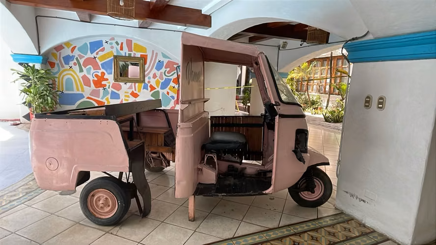 Moto Tuk Tuk Decorativa para Jardín, Bar o Eventos