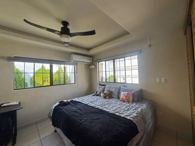 CB - Casa con terreno adicional y mejoras en Ciudad el Doral