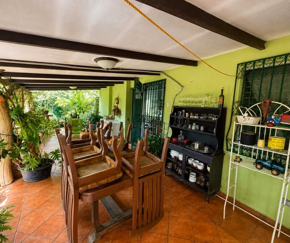 Casa en Venta en Colonial Los Robles | Amplio terreno y excelente ubicación