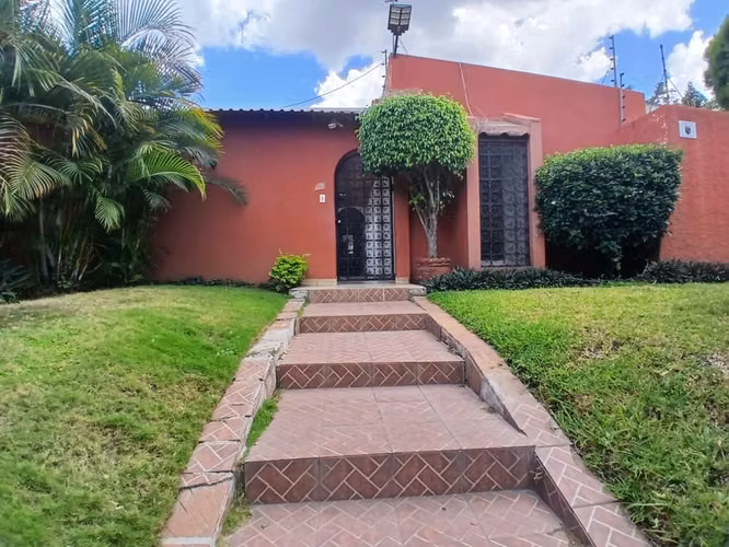 CASA EN VENTA CON APARTAMENTO INDEPENDIENTE | VILLA FONTANA SUR, MANAGUA - Imagen 10