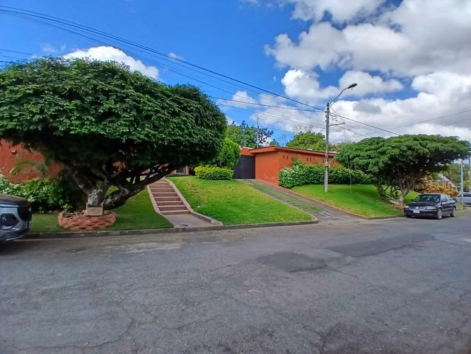 CASA EN VENTA CON APARTAMENTO INDEPENDIENTE | VILLA FONTANA SUR, MANAGUA - Imagen 14