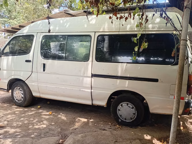 Furgoneta toyota hiace
