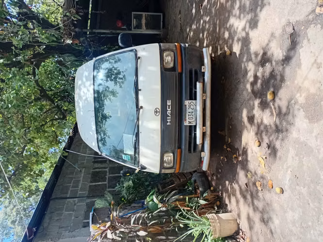 Furgoneta toyota hiace