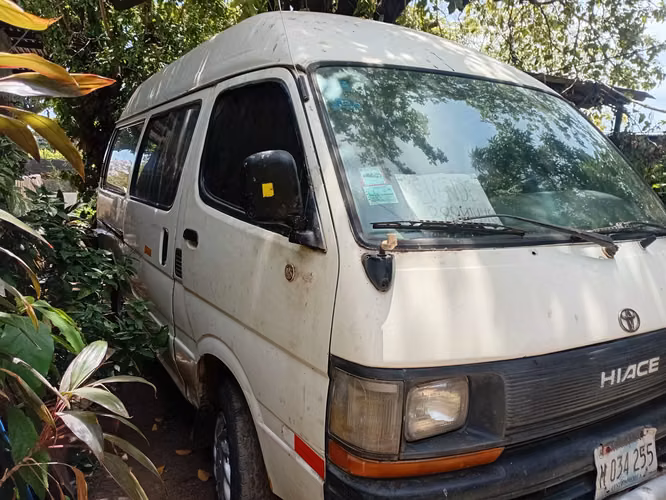 Furgoneta toyota hiace
