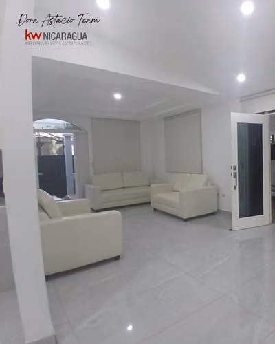¡En venta! Amplia y moderna propiedad en Lomas del Valle, Mangua.