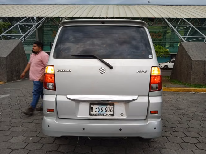 Se vende microbus APV  2016 en excelentes condiciones