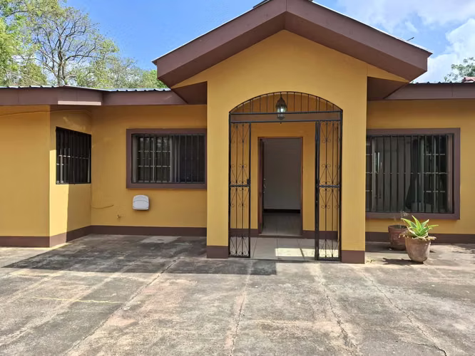 KW .. Venta, casa en Carretera Masaya Km 11. Las Praderas