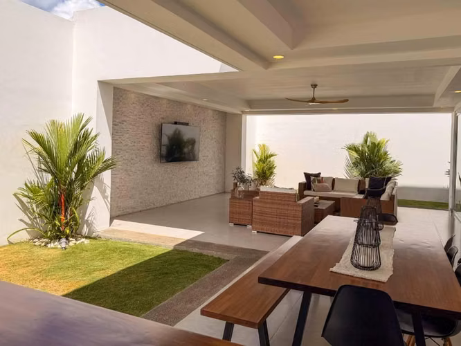  Se Vende Moderna Casa en Santo Domingo
