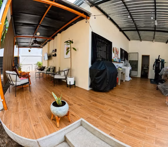 Oportunidad de comprar bella casa en Colonia Centroamérica. LR - Imagen 15