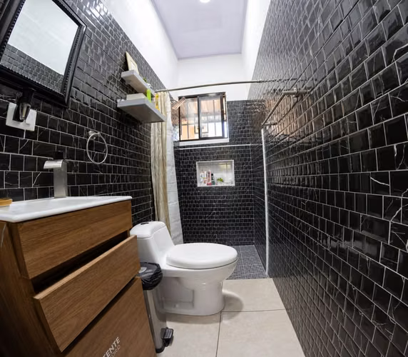 Oportunidad de comprar bella casa en Colonia Centroamérica. LR - Imagen 12