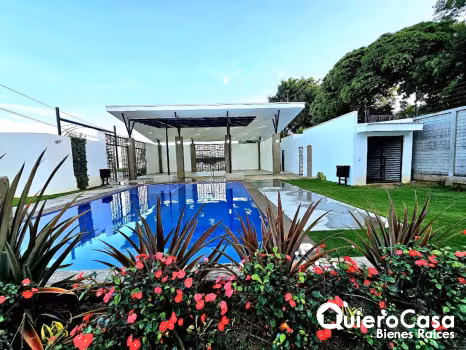 Preciosa residencia en renta