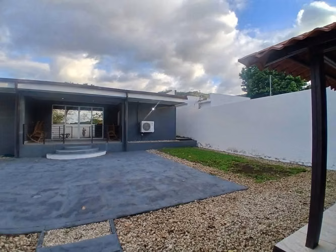  Espectacular Casa Moderna de 4 Hab / Gran Patio y Rancho en Lomas de Monte Verde