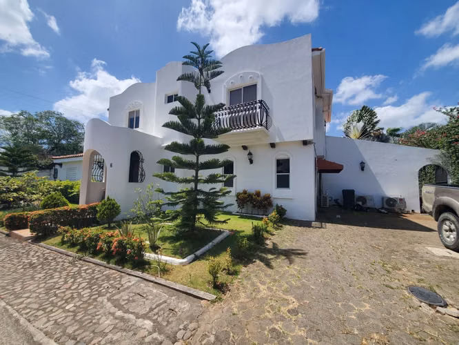 NO-Vendo casa en Estancia de Santo Domingo